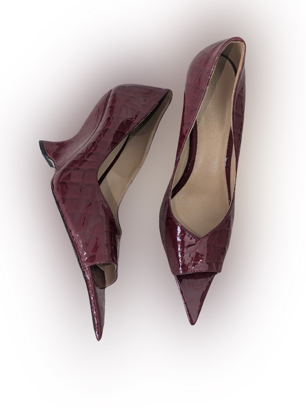 VTG BOTTEGA VENETA BURGUNDY POINTED-TOE PATENT LEATHER PUMPS // SIZE 6 ♥️
